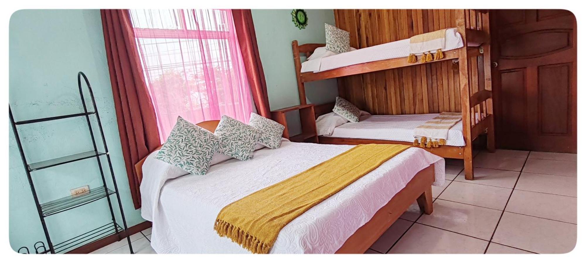 Hotel & Hostel Sloth Backpackers Monteverde Exterior foto