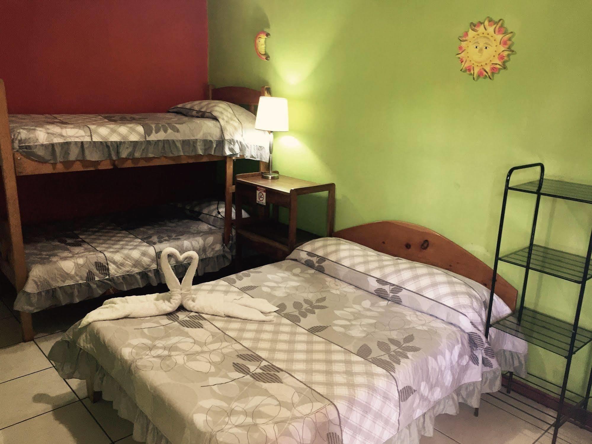 Hotel & Hostel Sloth Backpackers Monteverde Exterior foto
