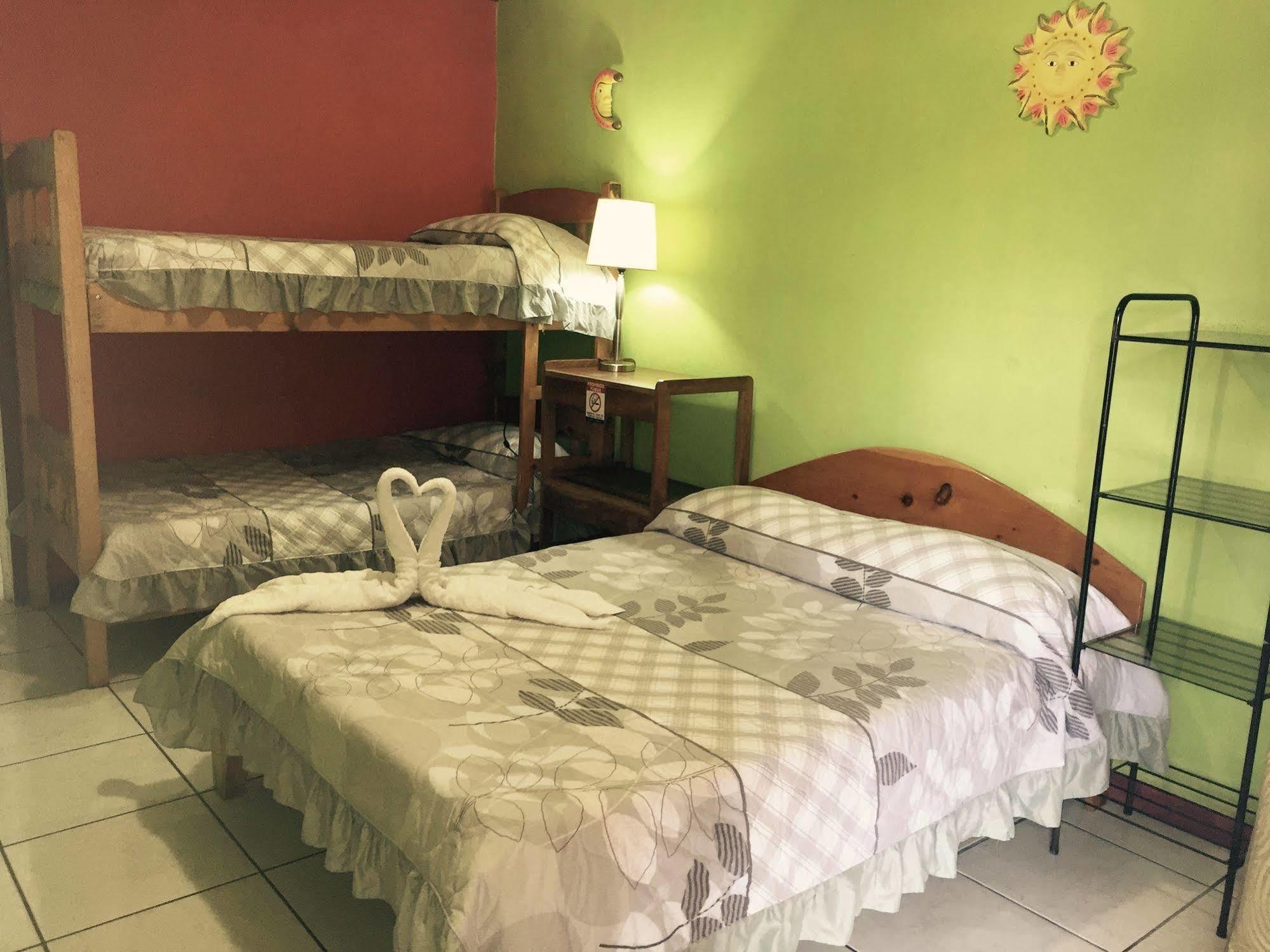Hotel & Hostel Sloth Backpackers Monteverde Exterior foto