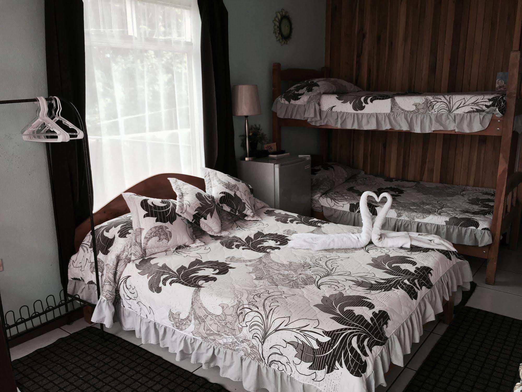Hotel & Hostel Sloth Backpackers Monteverde Exterior foto